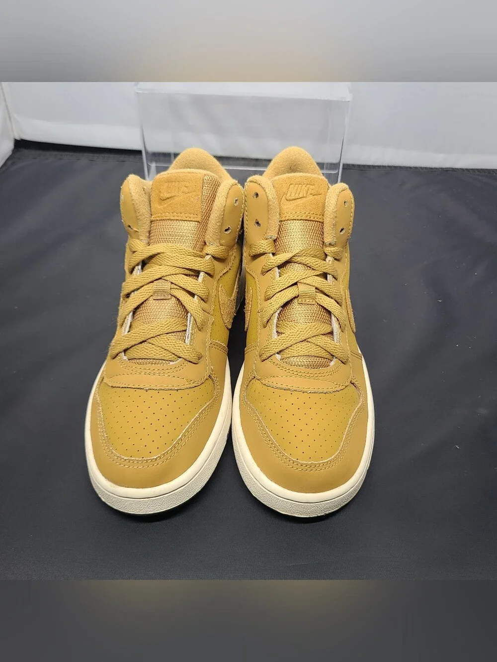 Nike Court Borough Mid GS 'Wheat' light brown kids size 3.5Y